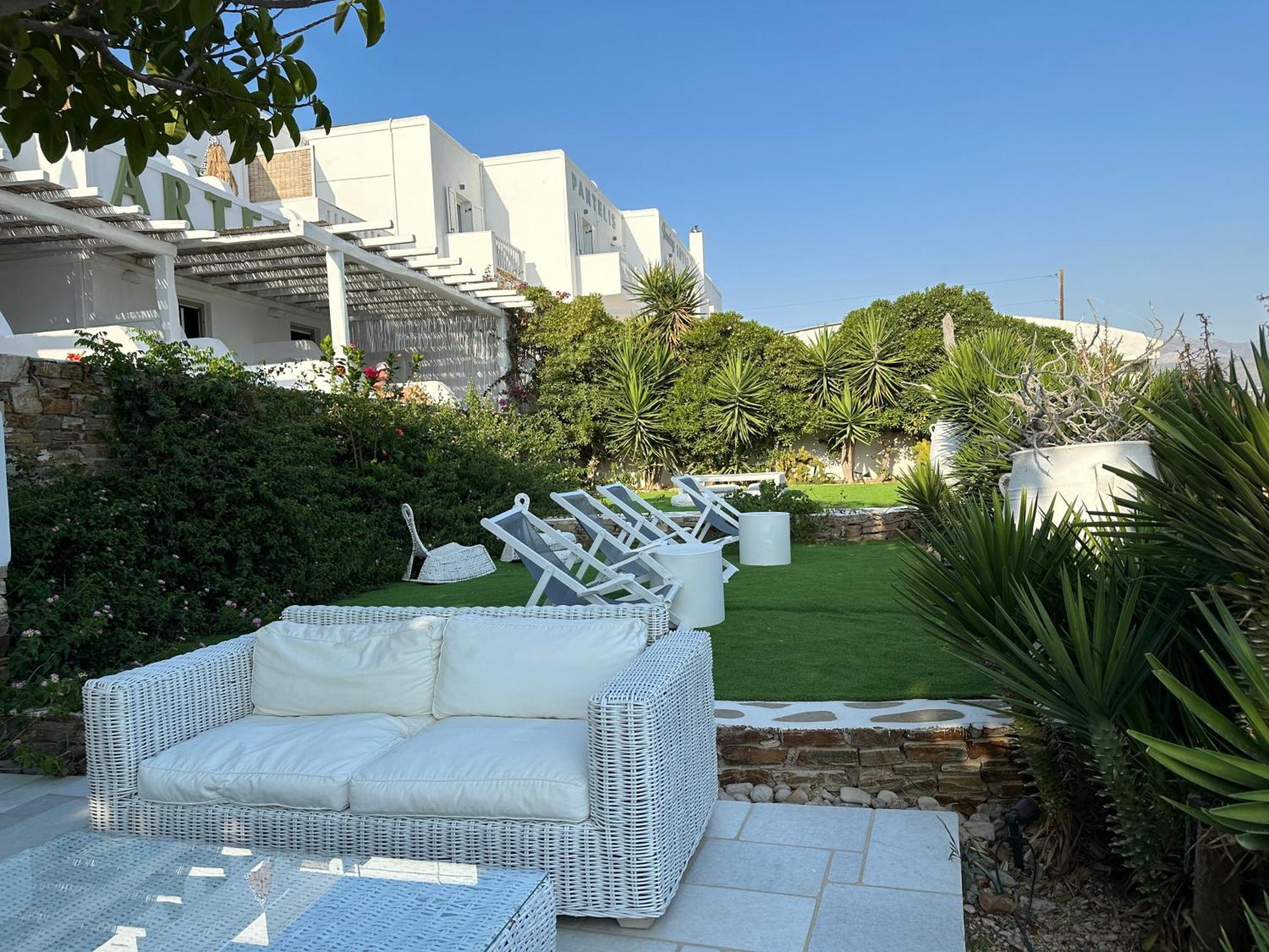 Artemis Hotel